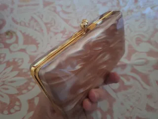 Bolso de fiesta nacarado dorado