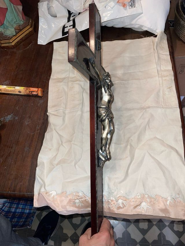 Crucifijo antiguo madera y metal