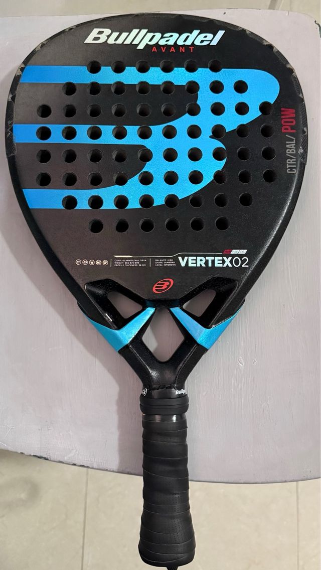 Bullpadel Vertex 02 Avant
