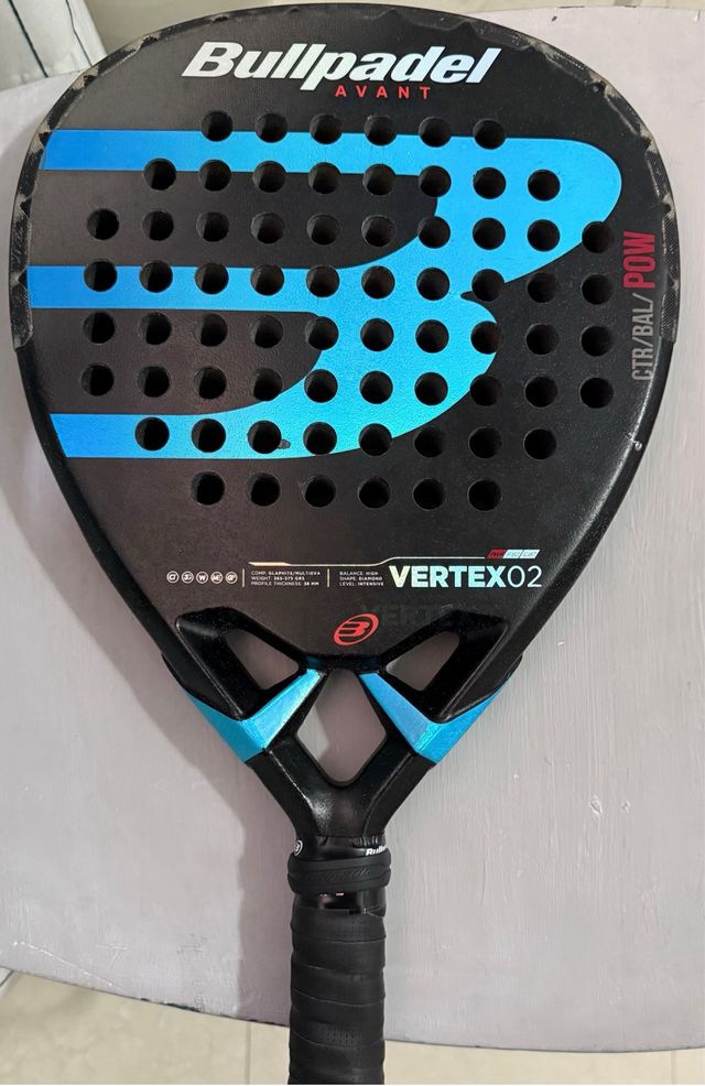 Bullpadel Vertex 02 Avant