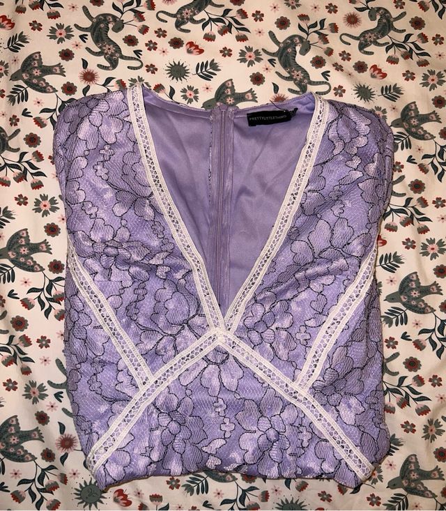 Vestido mini morado manga larga encaje