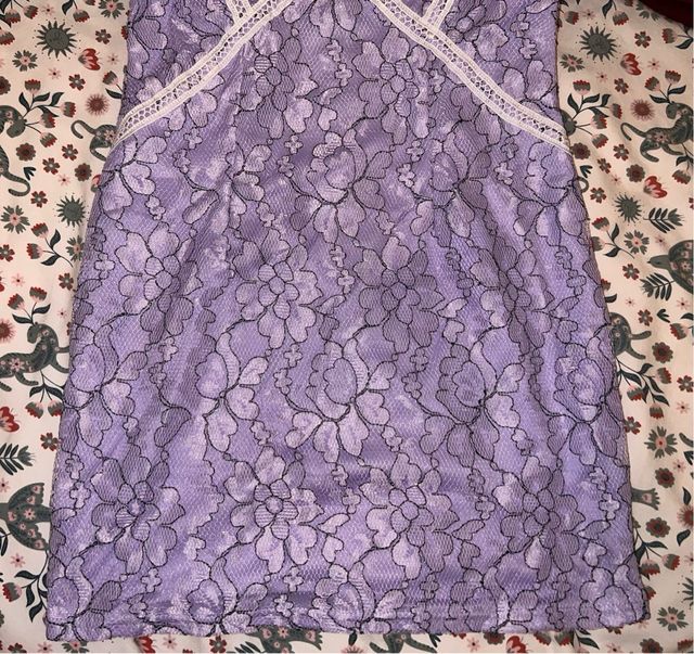 Vestido mini morado manga larga encaje