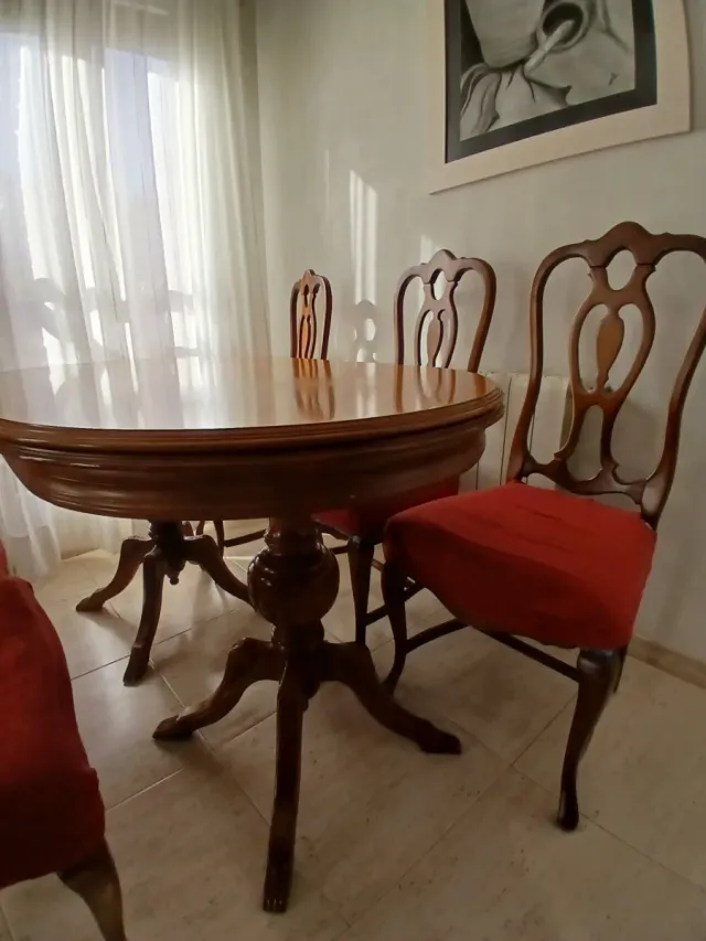 Mesa comedor madera con 6 sillas tapizadas