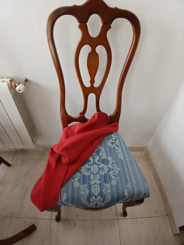 Mesa comedor madera con 6 sillas tapizadas