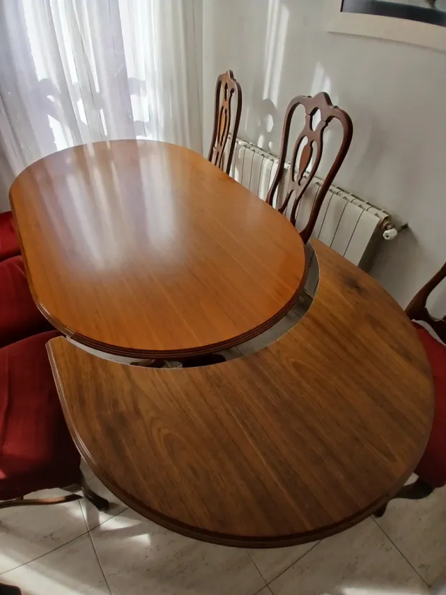 Mesa comedor madera con 6 sillas tapizadas