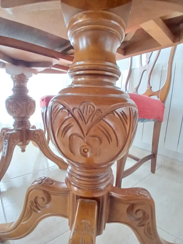 Mesa comedor madera con 6 sillas tapizadas