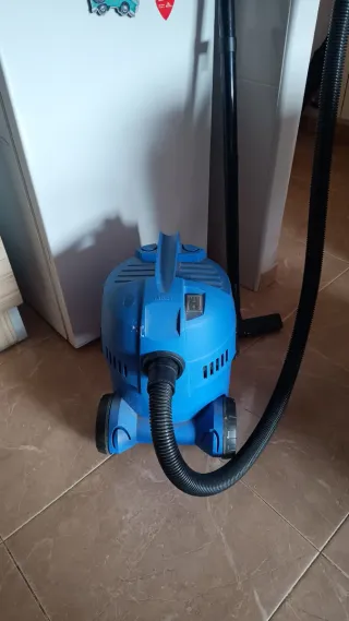 Aspiradora azul