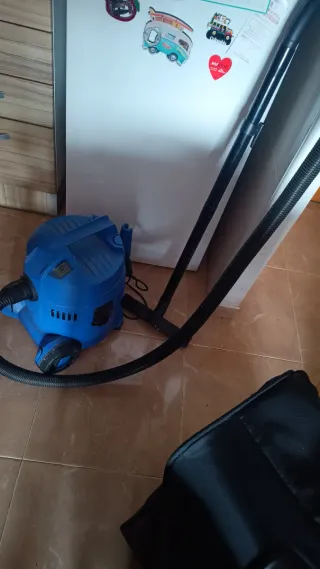 Aspiradora azul