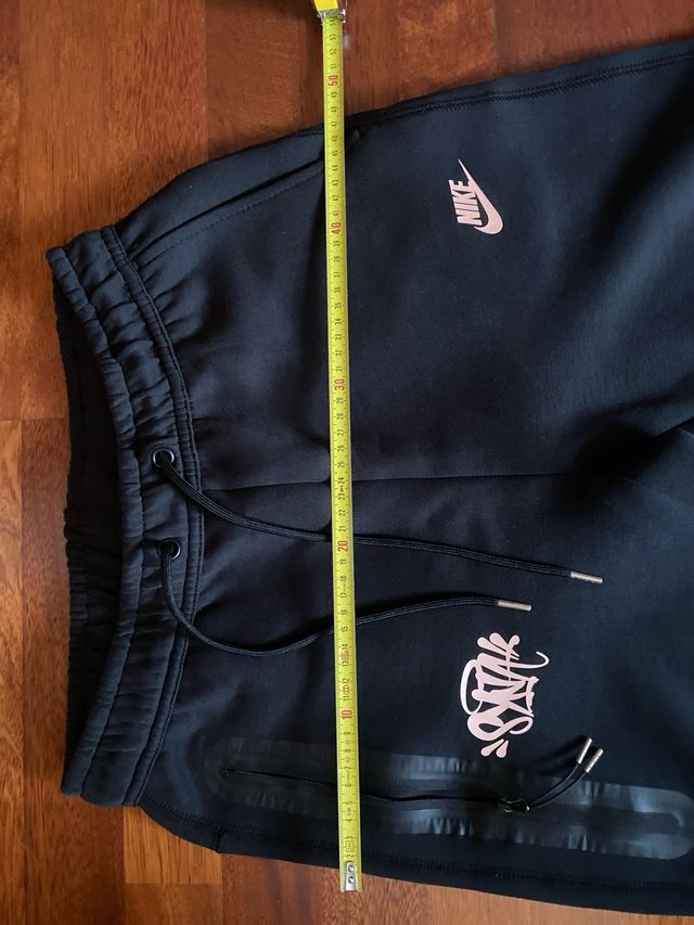 Pantaloni Nike Tech Fleece x Syna World neri