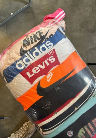 oferta liquidación ropa de marca vintage 9€ kilo