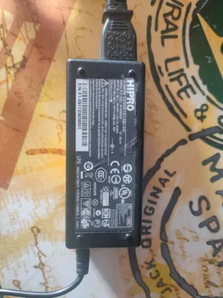 Cargador HIPRO 65W para portátil Packard Bell