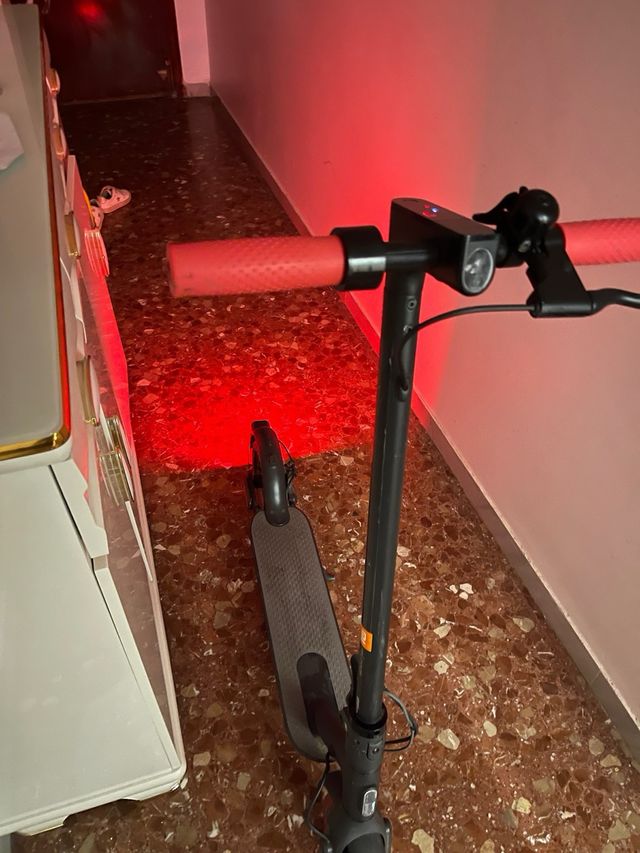 Patinete Eléctrico 25km/h + Cargador