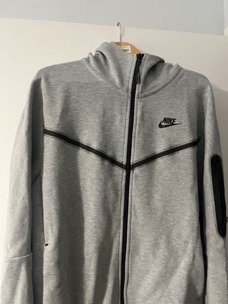 Chaqueta Nike Tech Gris