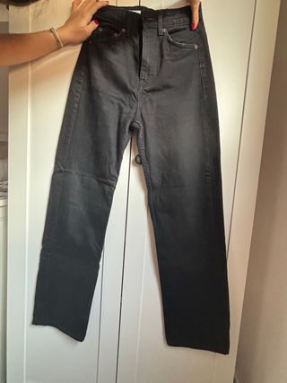 Pantalón vaquero negro