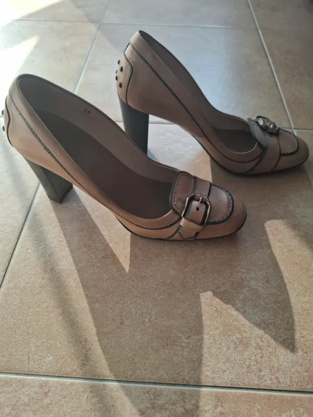 Scarpe Tod's donna beige con fibbia