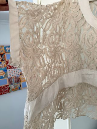 Camisa bohemia de encaje beige