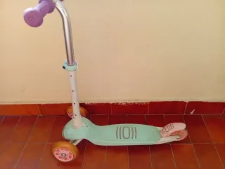 Patinete infantil 3 ruedas. Azul claro y rosa