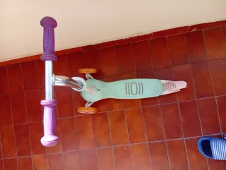 Patinete infantil 3 ruedas. Azul claro y rosa