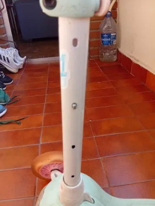 Patinete infantil 3 ruedas. Azul claro y rosa