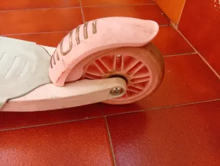 Patinete infantil 3 ruedas. Azul claro y rosa