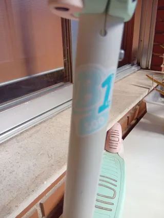 Patinete infantil 3 ruedas. Azul claro y rosa