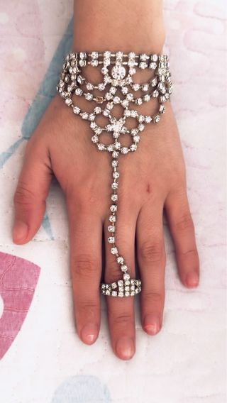 Pulsera con anillo de diamantes