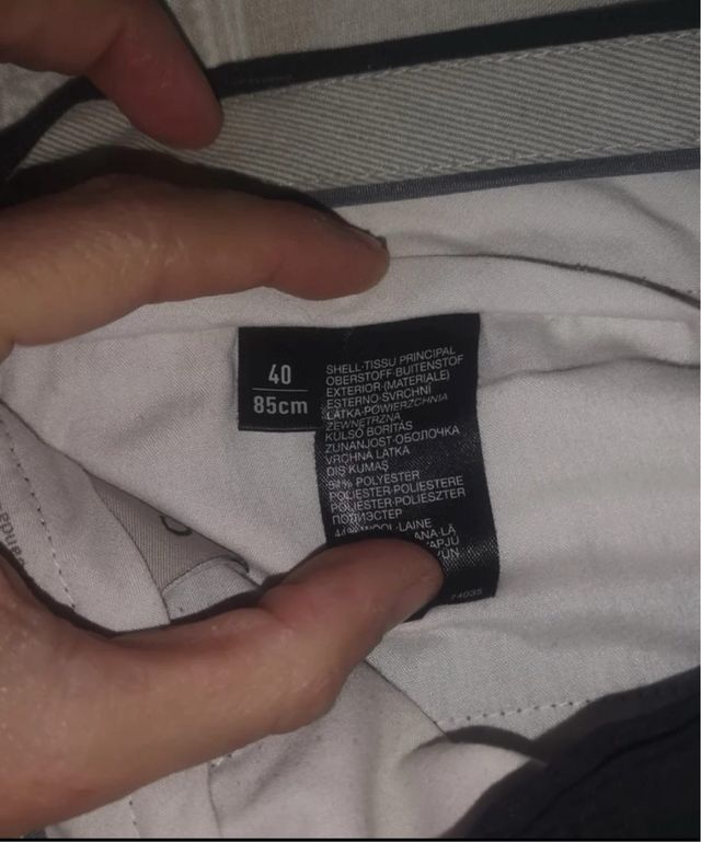 Pantalón de vestir gris oscuro