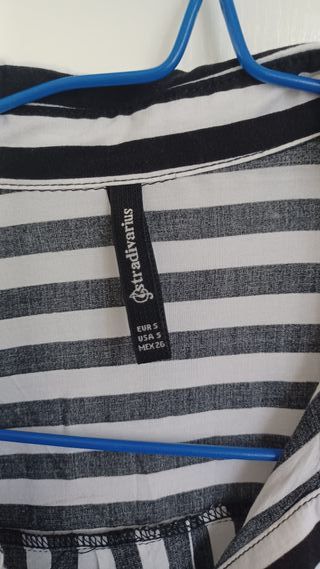 Camisa Stradivarius Rayas Blanco y Negro