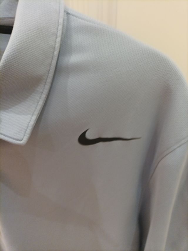 Polo Nike gris