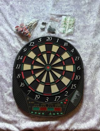 Diana electrónica G-40C con dardos