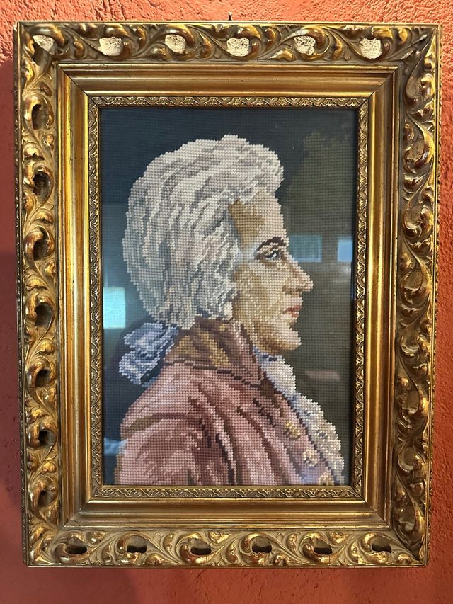 Antica cornice dorata con ricamo punto croce