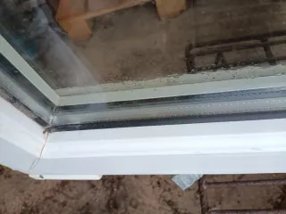 Ventana PVC doble hoja con persiana