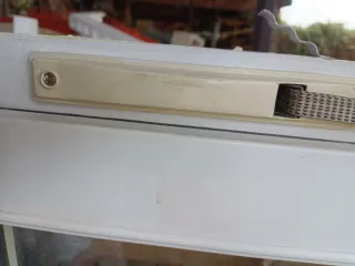 Ventana PVC doble hoja con persiana