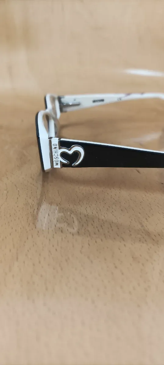 Gafas Moschino Montura Negra y Blanca