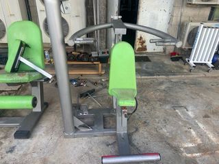 Máquina de Hombros Gym