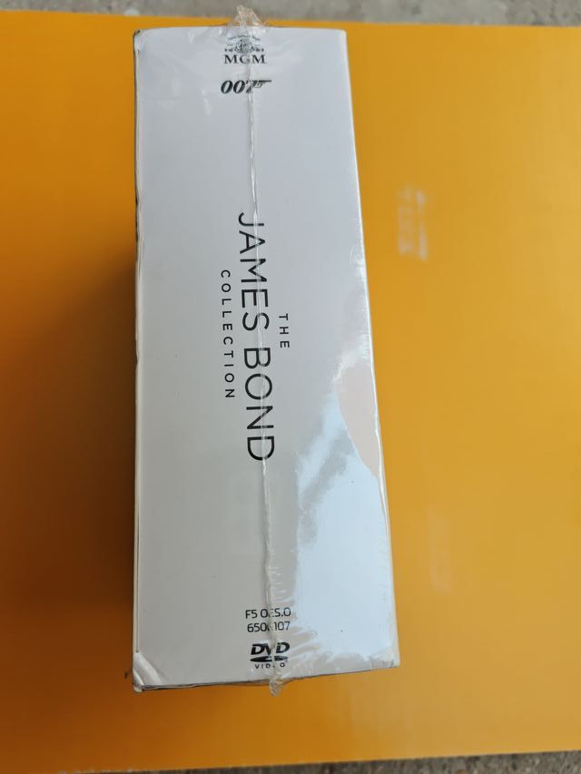 Collezione di DVD James Bond 007