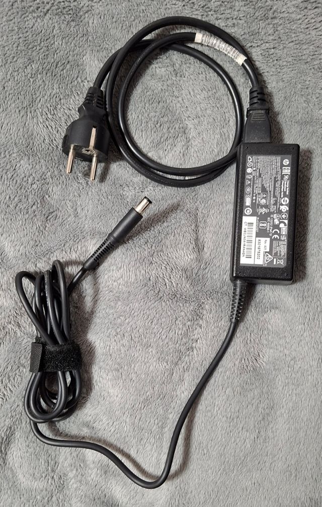 Base de conexión HP 2013 Ultra Slim + cargador