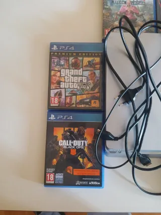 PS4 (PlayStation 4) con 6 juegos y mando