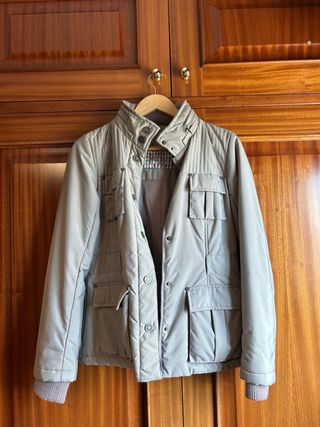 Cazadora Purificación García color piedra.