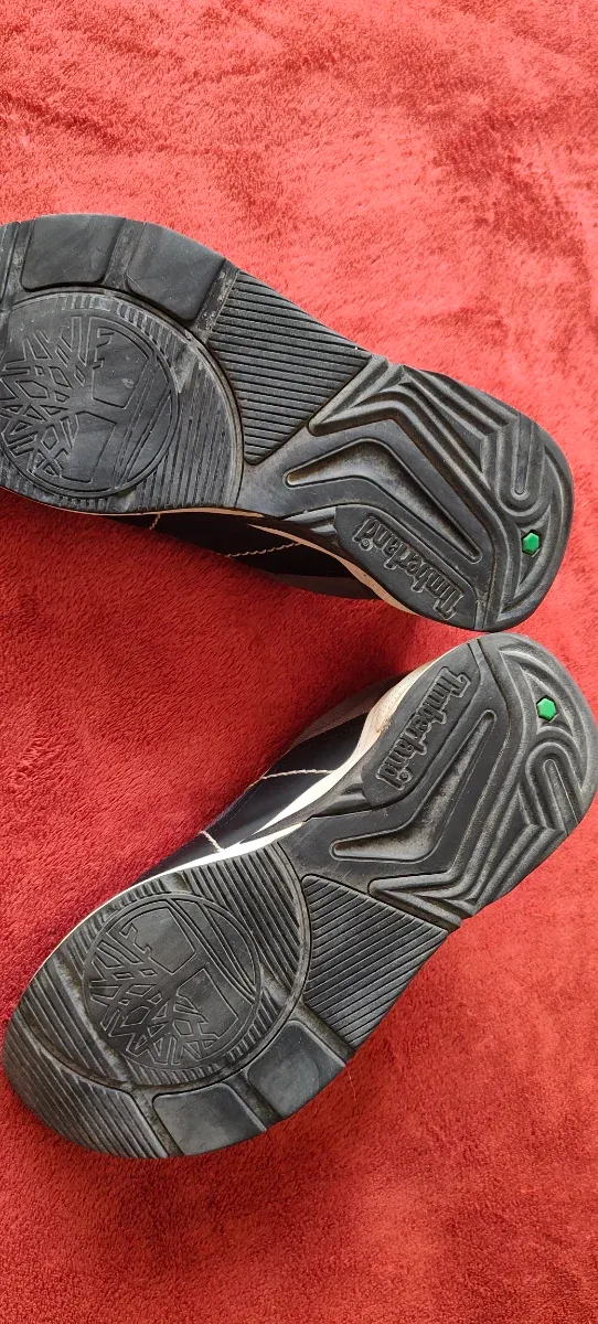 Zapatillas Timberland grises y blancas