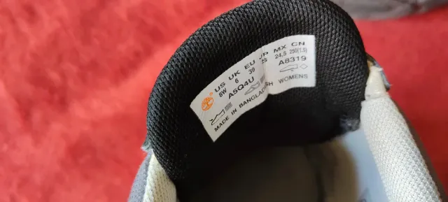 Zapatillas Timberland grises y blancas