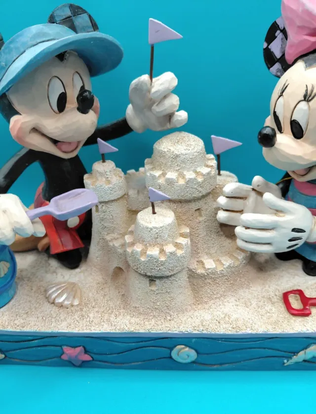 Figura Mickey y Minnie Construyendo Castillo