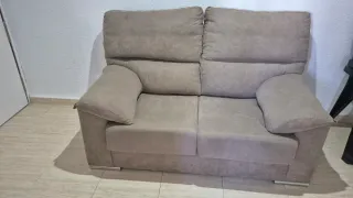 Sofá de tela beige y gris 2 plazas