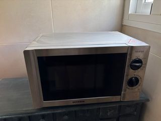 Microondas Severin 700W Grill
