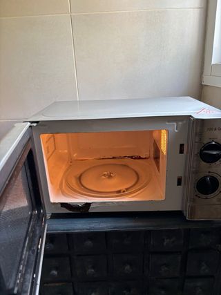 Microondas Severin 700W Grill