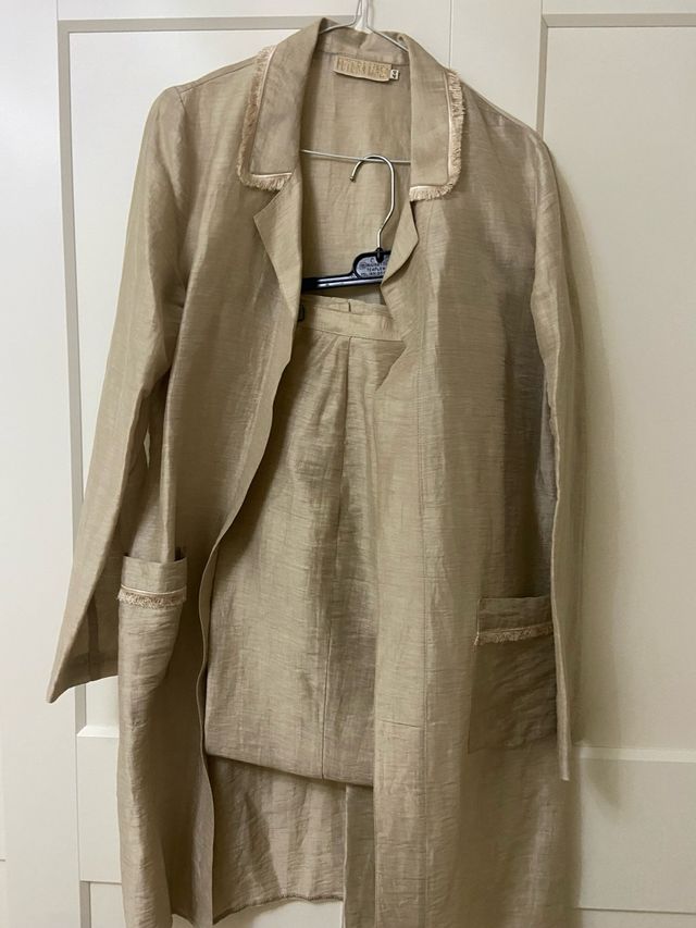 Conjunto Chaqueta y Pantalón Beige