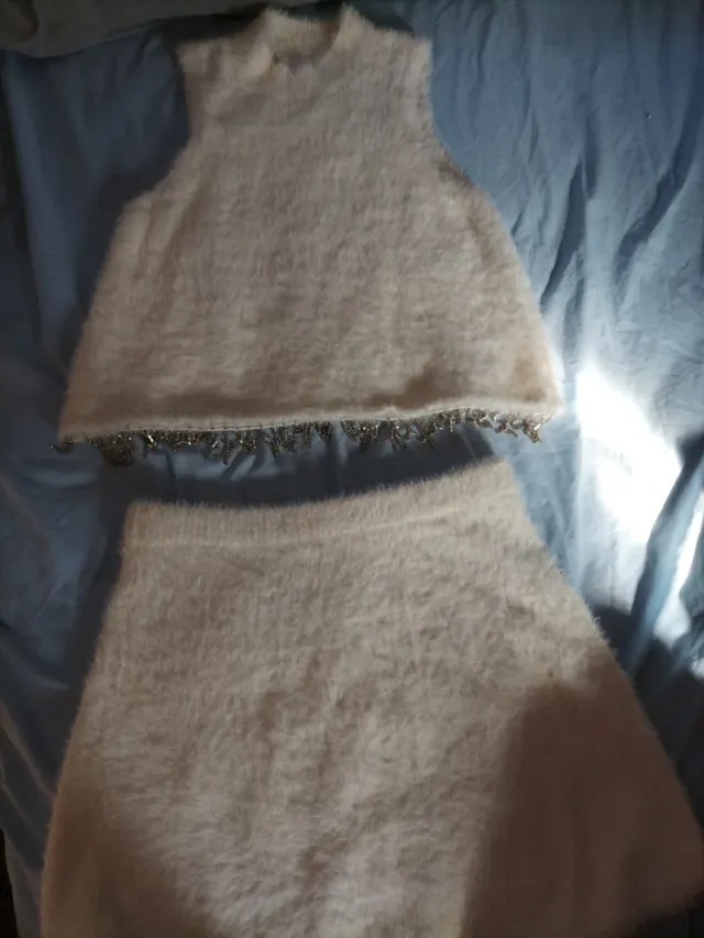 Conjunto blanco peludo