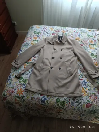 Gabardina beige de hombre