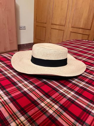 Sombrero de paja beige y negro
