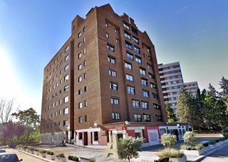 Local comercial en venta en Huerta del Rey en Valladolid